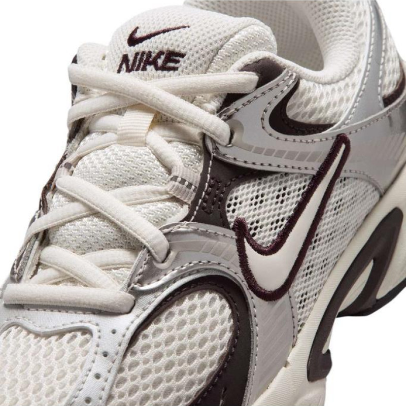 Nike V5 RNR HQ6411-005 Beyaz/Siyah Kadın Günlük Spor Ayakkabı